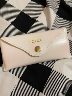 UNUSED ICARA Cream Ivory Faux Leather Envelope Sunglasses Eyeglasses Case